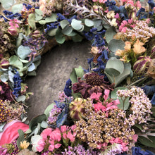 Load image into Gallery viewer, alchemilla floral bespoke dried wreath