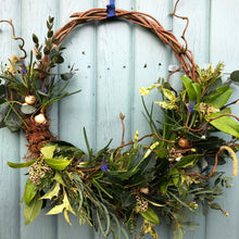 Load image into Gallery viewer, Living spring wreath workshop
